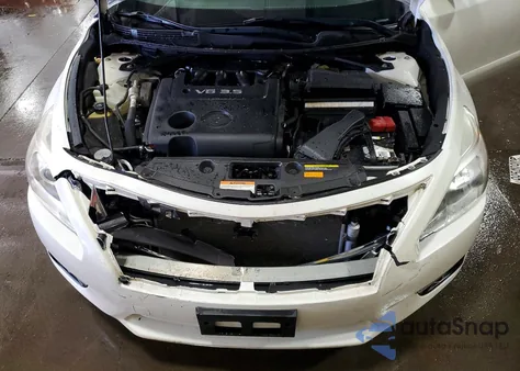 2015 Nissan Altima 3.5S z USA, uszkodzony, nr VIN 1N4BL3APXFC194255